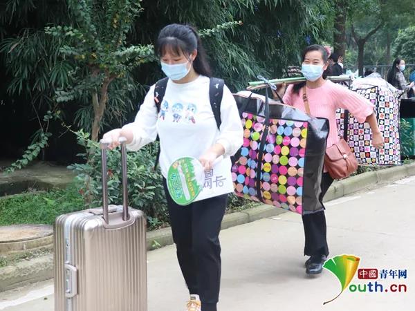 ͼΪ����̥�����ĸ�ĸ�ñⵣ������й�������ͨѶԱ �ƾ� ��