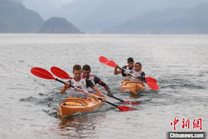 ͼΪ�ڹ��ݿ�չ�Ļ����˶������ĺ��� ��