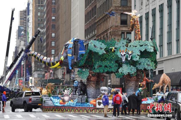 ����ʱ��11��26�գ�������ͳ���ոж��ڣ�÷���ж���������ŦԼ���С����¹�����Ӱ�죬����ȵ����в�ȡ����ֱ����ʽ�����չʾ���ֳ����Թ��ڿ��š� <a target='_blank' href='http://www.chinanews.com/'>������</a>���� ���� ��