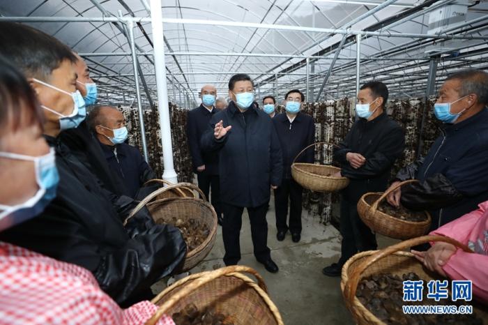 4��20����23�գ��й���������ǡ�������ϯ�������ί��ϯϰ��ƽ���������졣����4��20�գ�ϰ��ƽ����������ˮ��С������״���������ľ�����ͬ�������н����� �»������ ���� ��