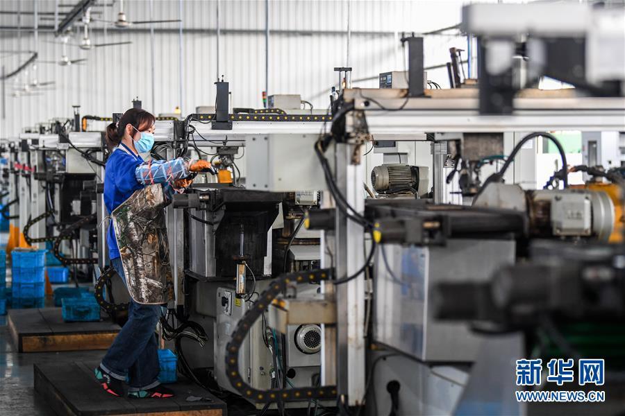 (新华全媒头条·年中经济观察·图文互动)(10)增速转正释暖意——透视疫情“大考”下的中国经济“半年报”