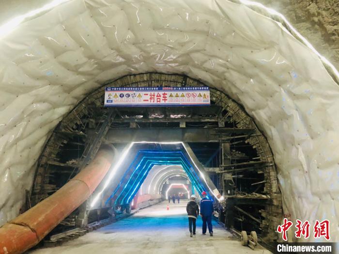 ͼΪ��Ŀʩ���ֳ�������ΰ ��