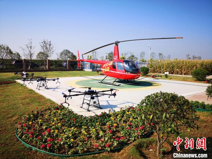 ͼΪ�ܿڸ߱�׼ũ����Ŀ�䱸��ֱ���ɻ������˻� ���� ��