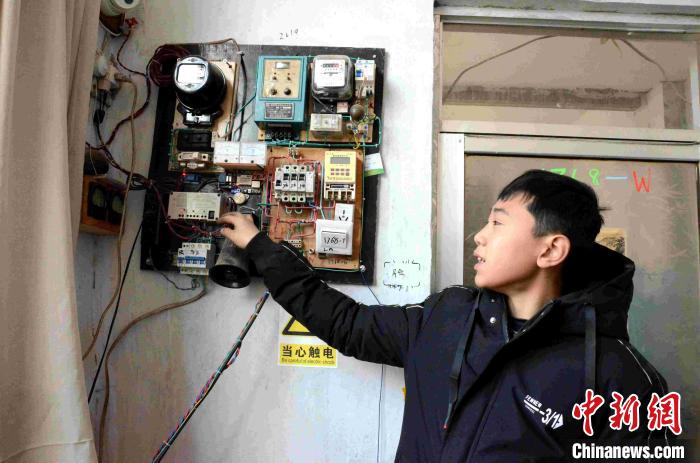 ����˶��װ�˼��еĵ���̣����о��˾Ƶ��Ž�����ԭ�����������������������ӳٶϵ繦�ܣ��ε�ȡ�翨�󣬷����ڵĵƻ��Ƴ�10������Ϩ�𡣡������� ��