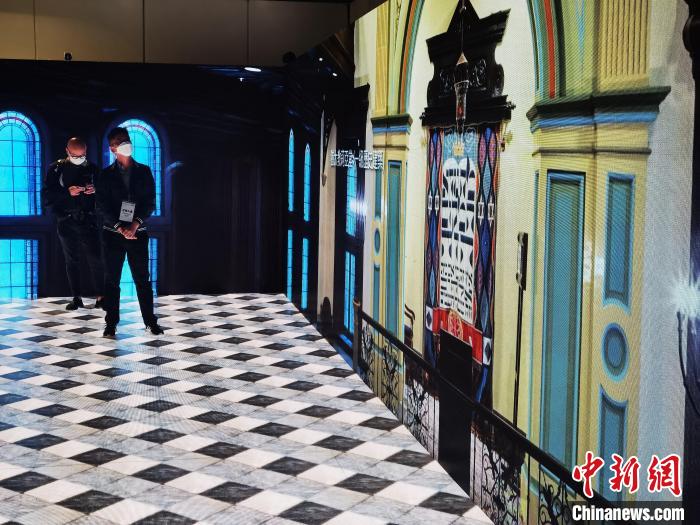 ������ںС�չ����������ʵ��(VR)���òι�����ͬ�������С�������Ϊ ��