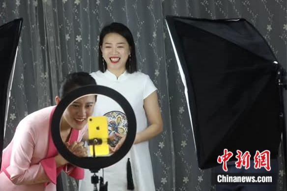 ����ͼ�������족��ѵʦ����ְҵ��