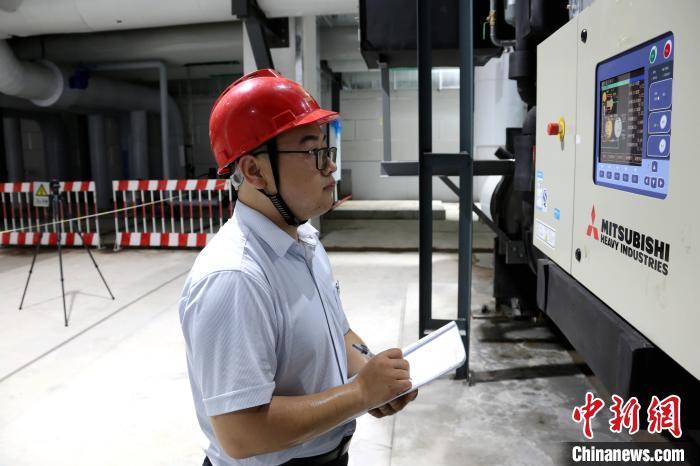 ̽�ü����ļ�������񡱣�220��ƽ�׼��й�����ɼ�̼12���