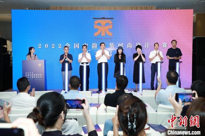 ���������ѡ�����ʱ�С�2022��ȫ�����Ϸ�װʱ����ƴ�����ʽ���� ������ �� ��