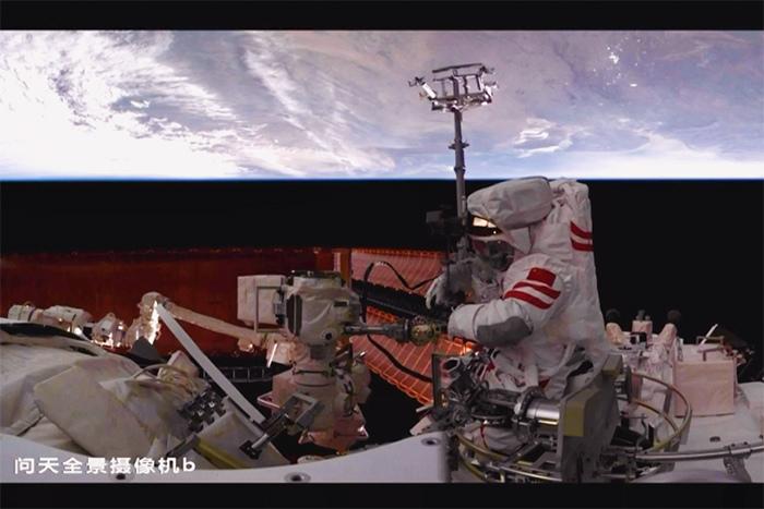 ��ʮ�����Բ������״γ��ջ