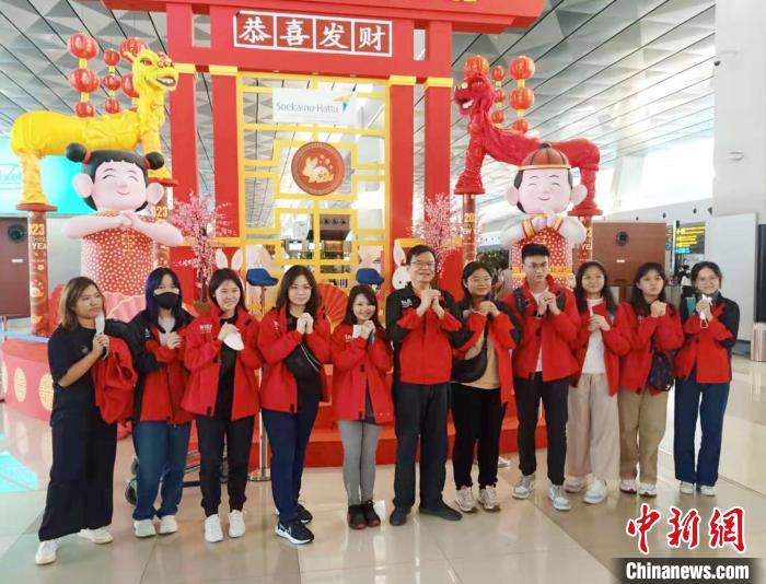 ͼΪӡ����ѧ�����żӴ���ʻ�����������Ӱ���������� ��ͼ