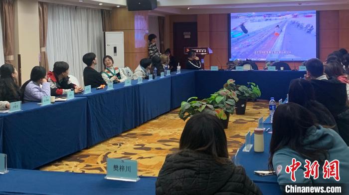 ͼΪ12�����Ķ���Ƶ�������ֳ��������� ��