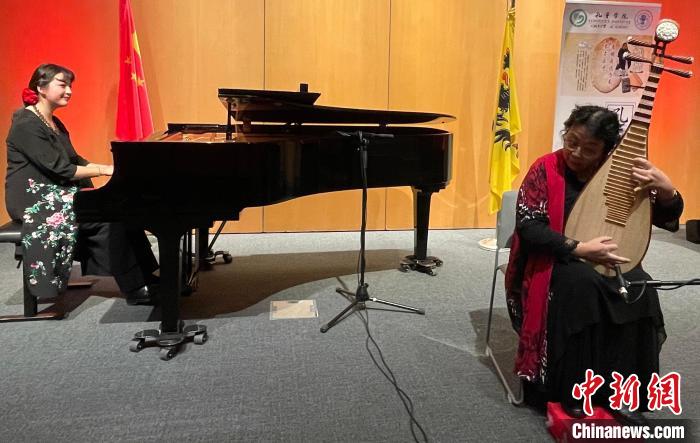 ��άƽ��Ů���շ��������ø���Э��������ԭӢ��С���á����������� ��