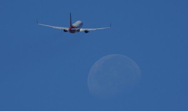 要求中国赴美航班不得飞越俄罗斯?自己有病让别人吃药?