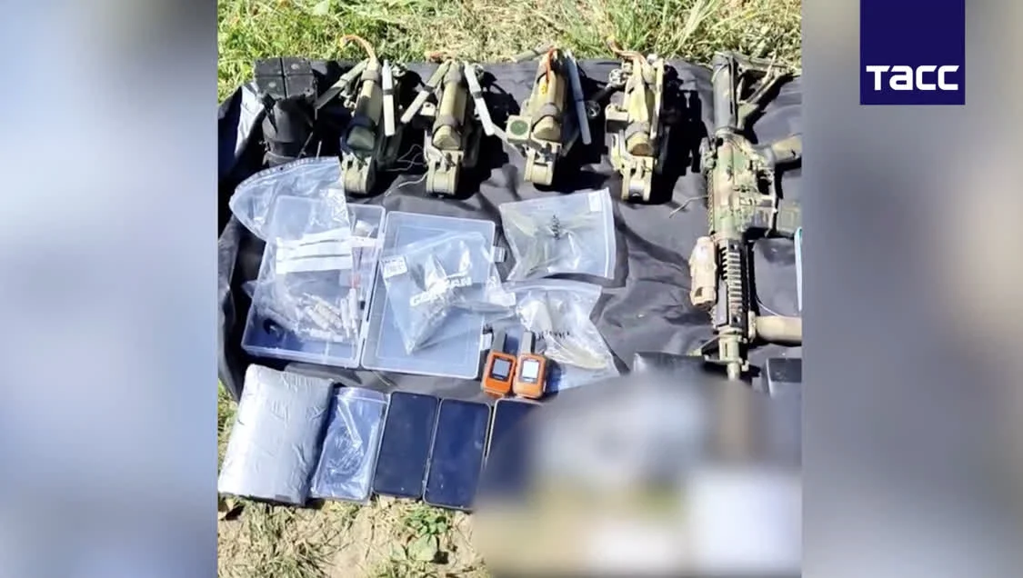 ͼΪ����˹���ȫ��չʾ������ƻ�С��Я��������װ��